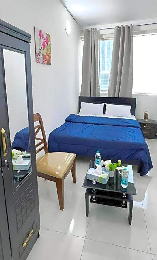 MBZ - New Fabulous Room in Unique Flat