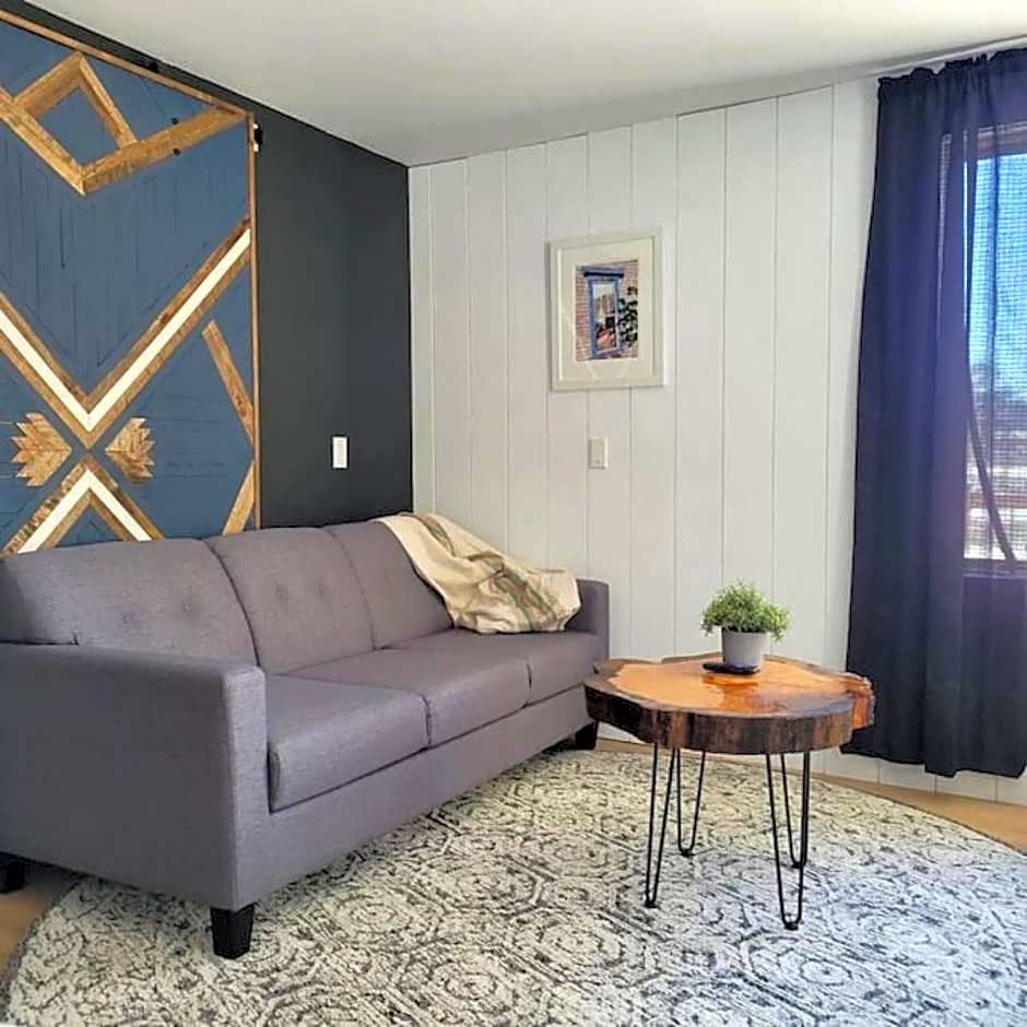 The Old Kettle Cabin with Hot Tub