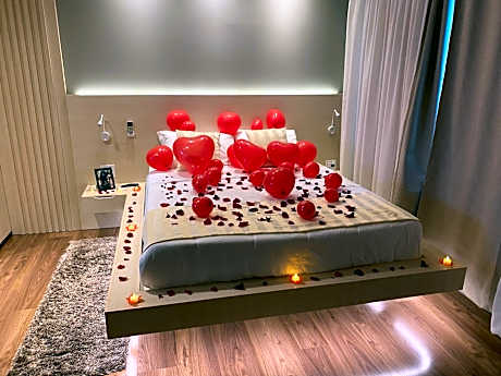 Queen Suite with Spa Bath