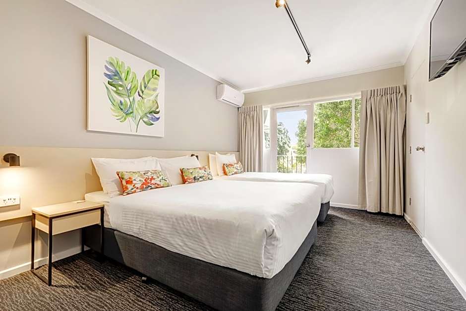 Photo 1 of 19 of Studio 1 Double Bed and 1 Twin Bed