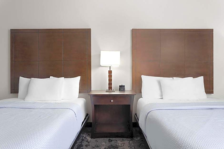 La Quinta Inn & Suites by Wyndham Columbus - Edinburgh