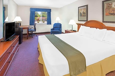 1 King Bed Mobility Accessible Room Non-Smoking