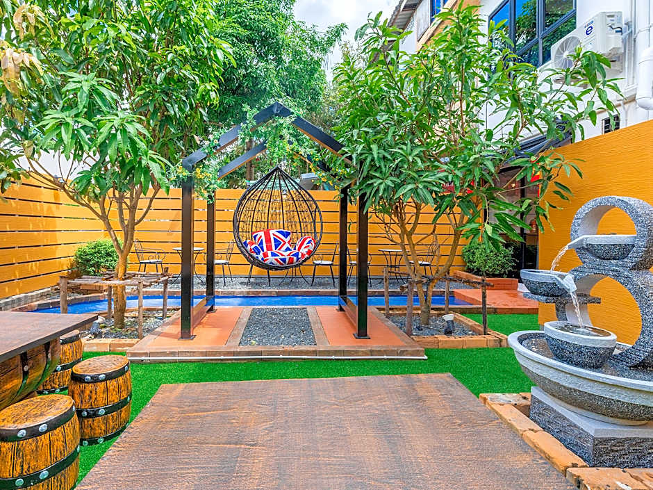 Marco Polo Phuket Poshtel & Bistro