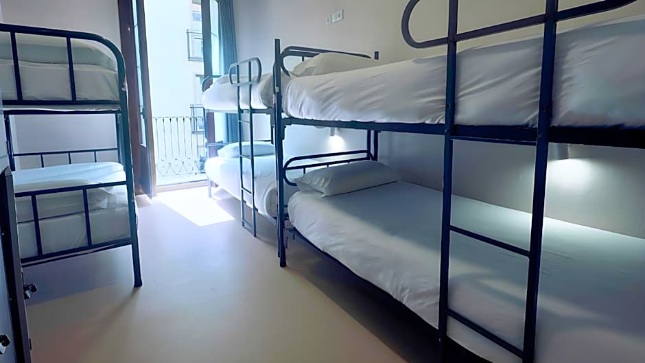 Ideal Youth Hostel