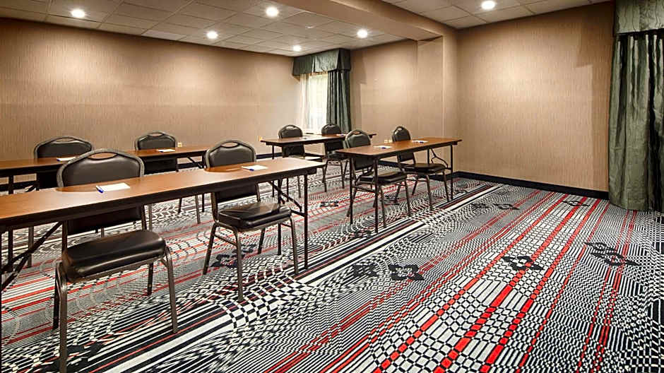 Days Inn by Wyndham Englewood Dayton Airport