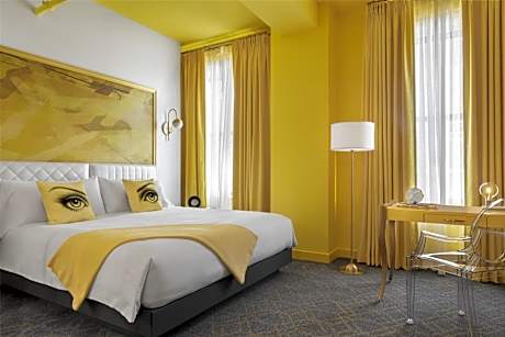 Yellow King Room
