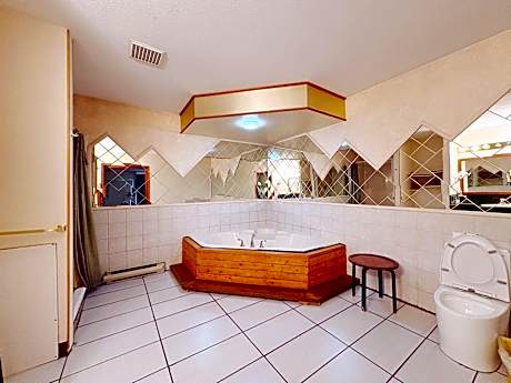 King Suite with Spa Bath