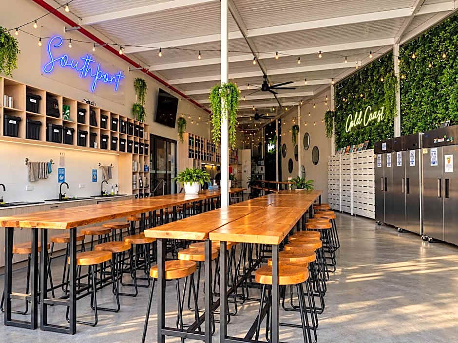 Capsuleaccom Hostel