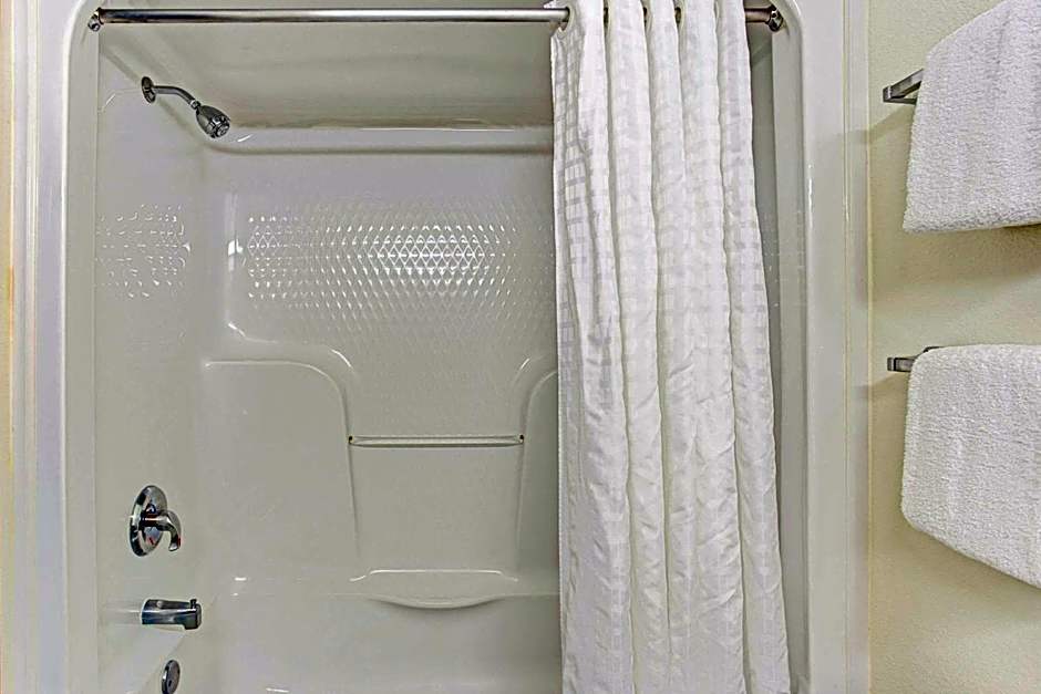 Super 8 by Wyndham Gurnee