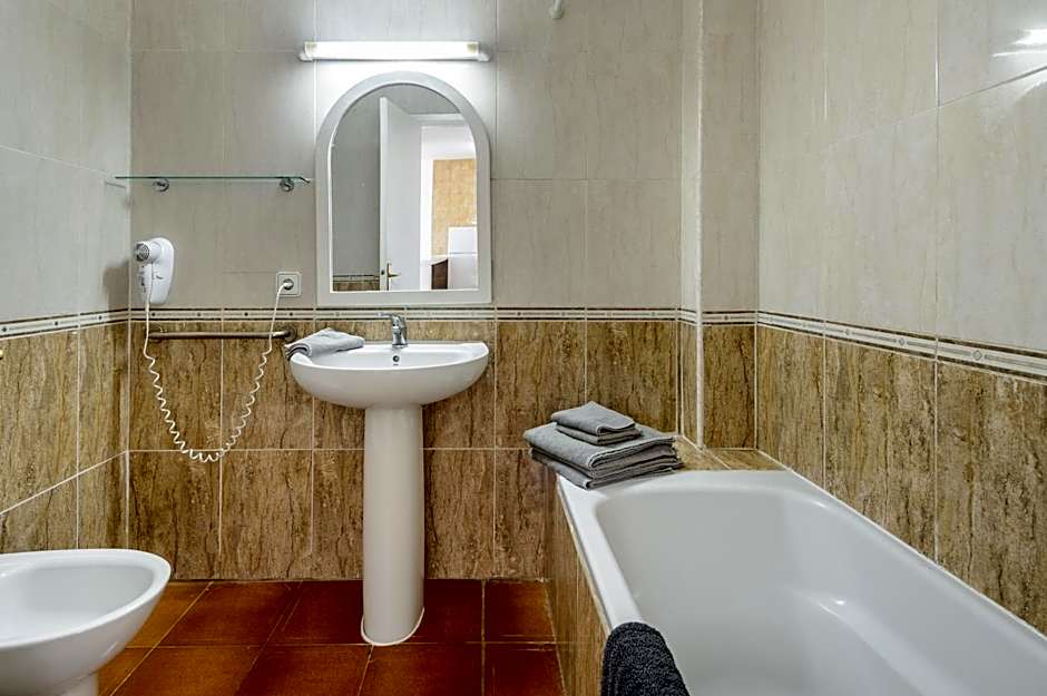 Apartamentos San Antonio Beach