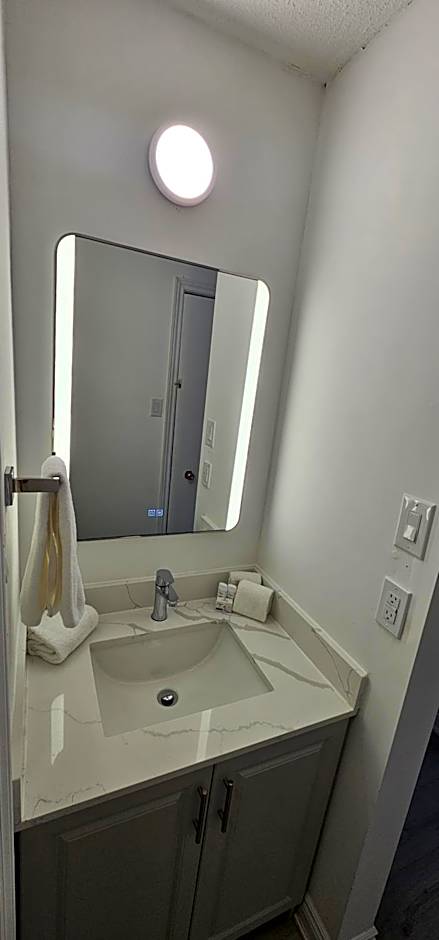 Super 8 by Wyndham Kirkland Lake