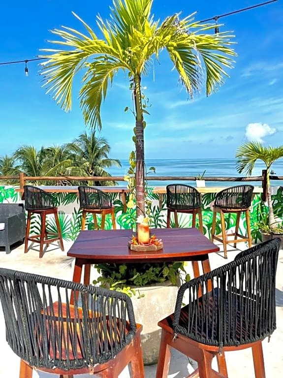 HOTEL MITTOZ HOLBOX