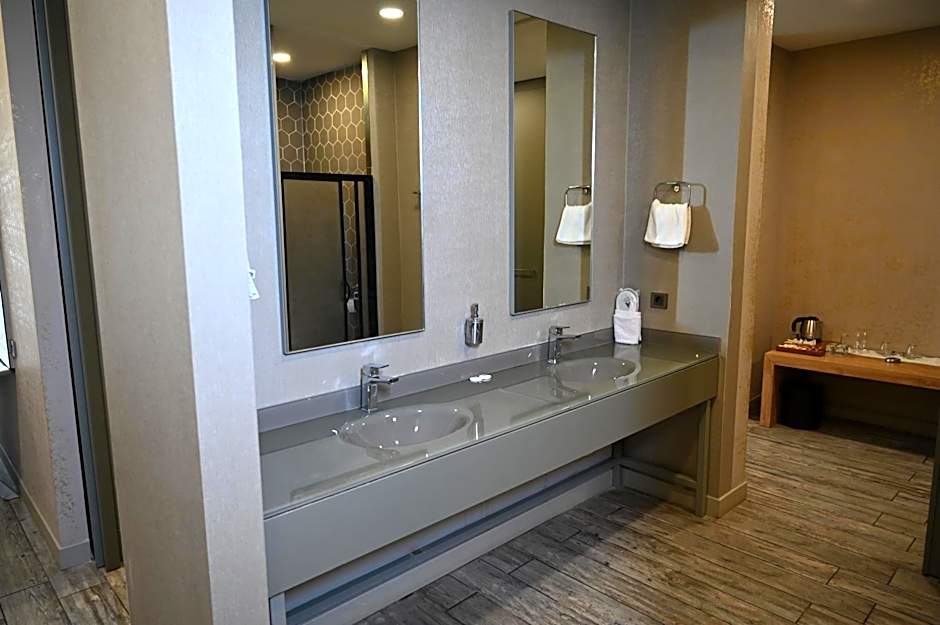 Agora Suites