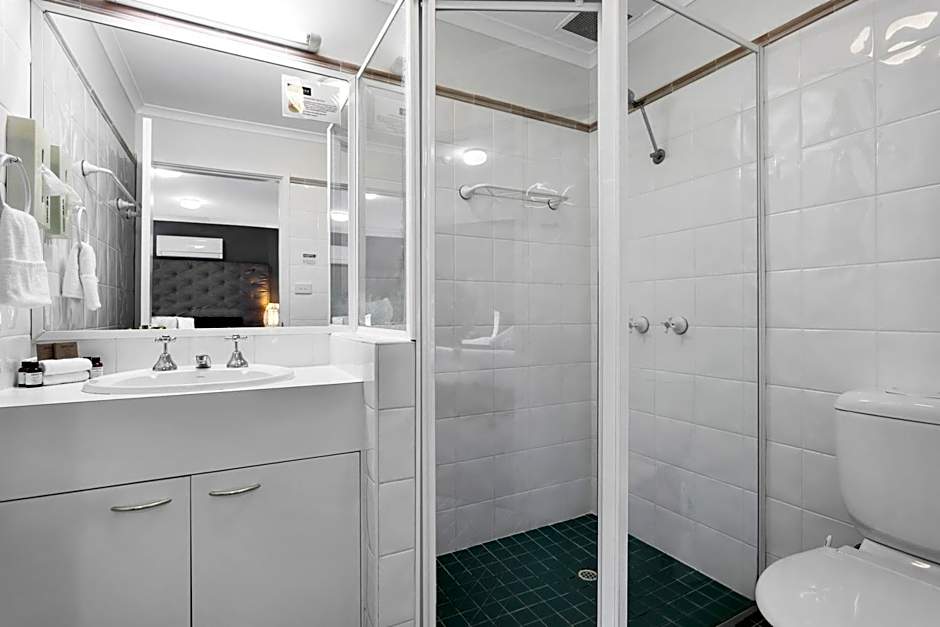 Peninsula Nelson Bay Motel and Serviced Apartments