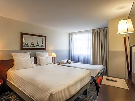Superior Room with One Double Bed and One Single Bed