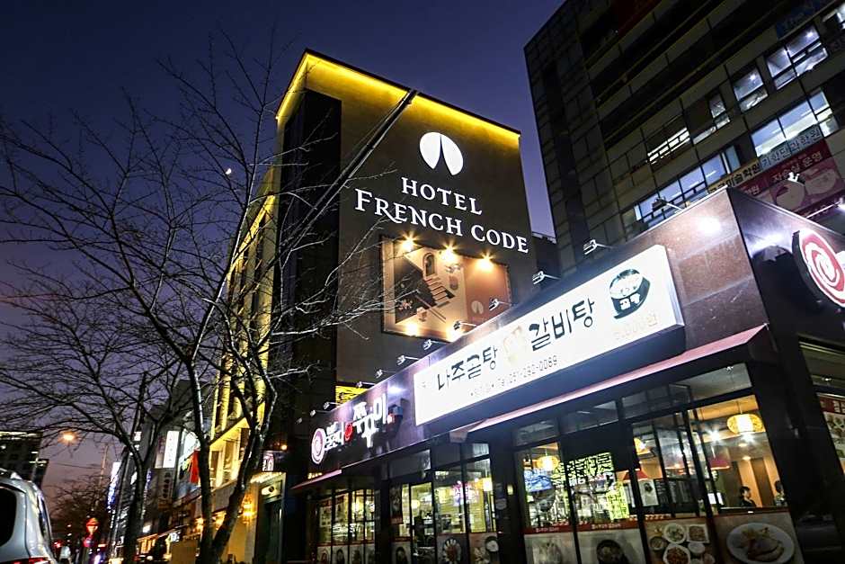 FrenchCode Hotel