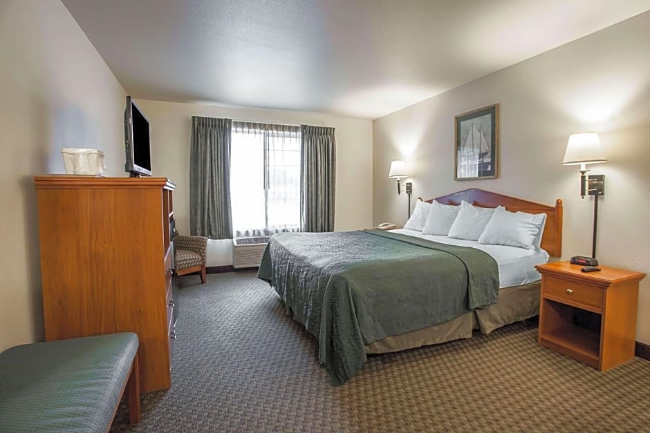 Quality Inn & Suites Federal Way