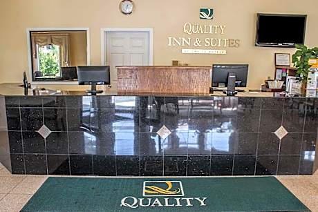 Quality Inn & Suites Fife Seattle