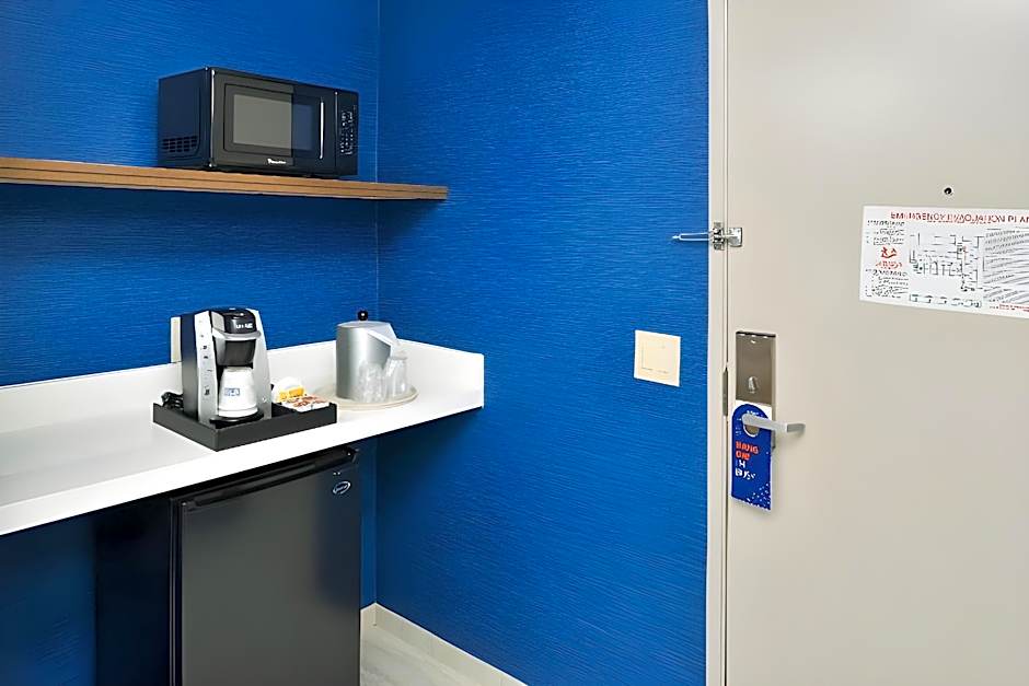 Holiday Inn Express & Suites Los Angeles Downtown West By IHG