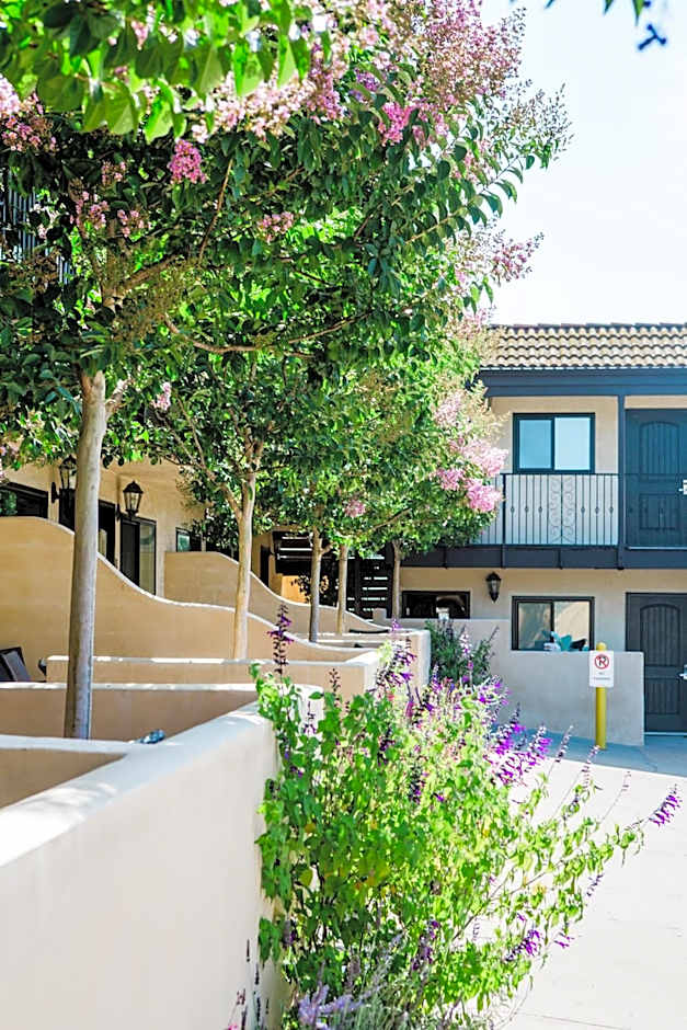 Casa Ojai Inn