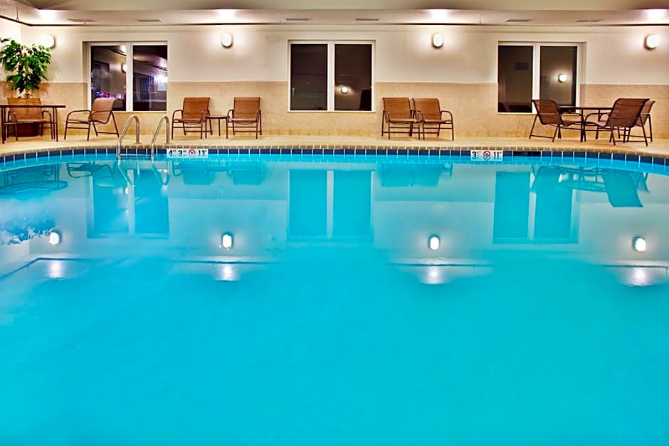 Holiday Inn Express Hotel & Suites - Dubuque West By IHG