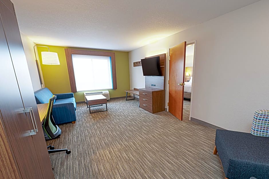 Holiday Inn Express Hotel & Suites East Lansing