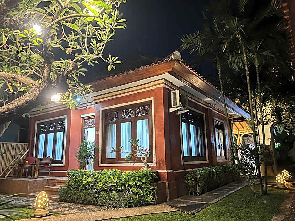 Tiga Naga Villa