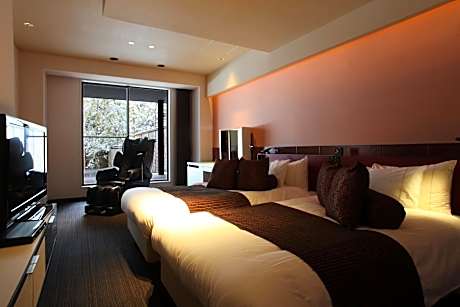 Luxury Suite with Open-Air Bath - Non-Smoking