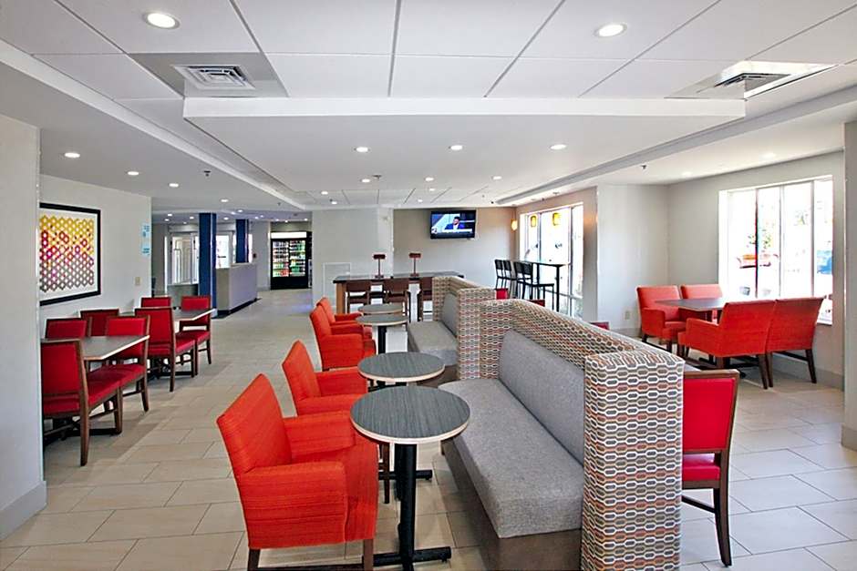 Holiday Inn Express Branford-New Haven By IHG