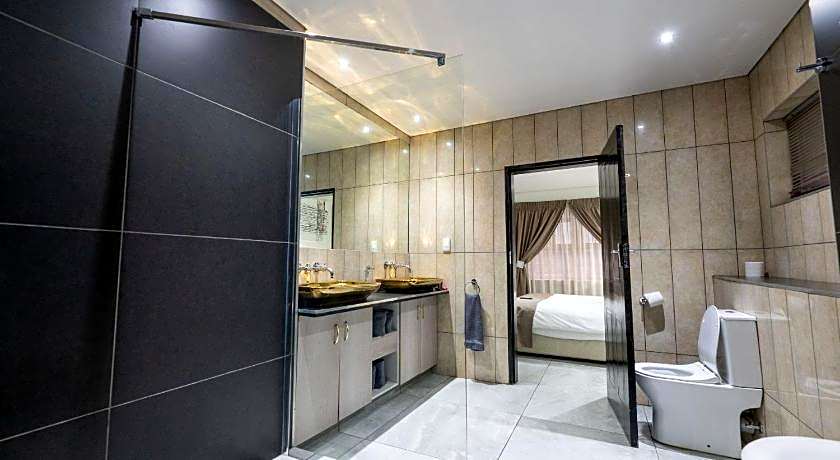 The Lakes Hotel and Conference