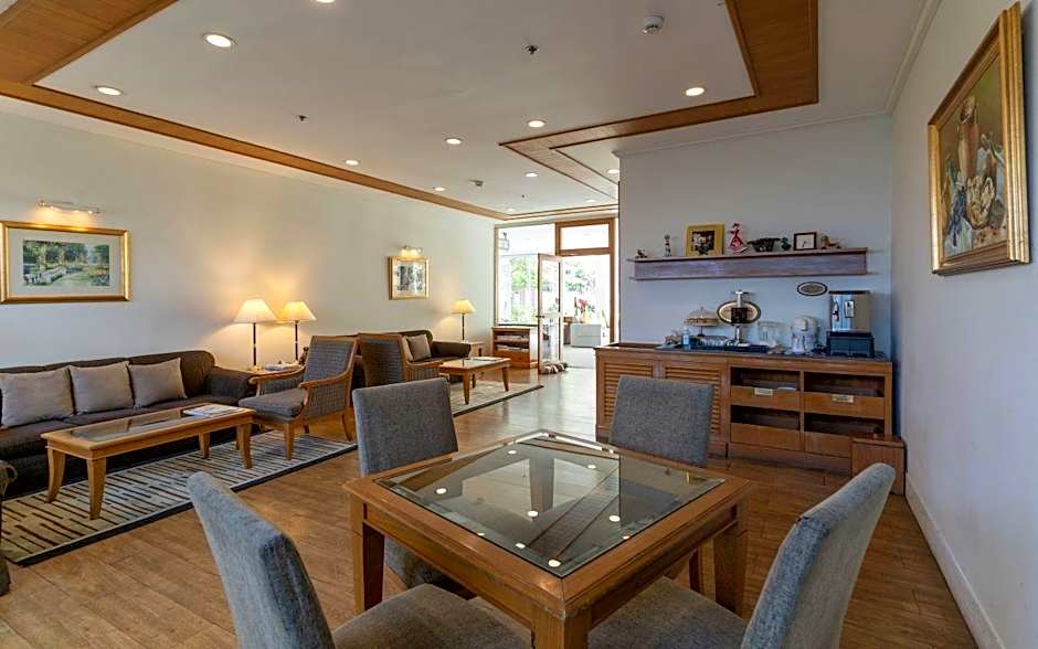 Classic Kameo Hotel and Serviced Apartments Sriracha