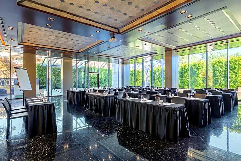 Hotel Maydrit Airport