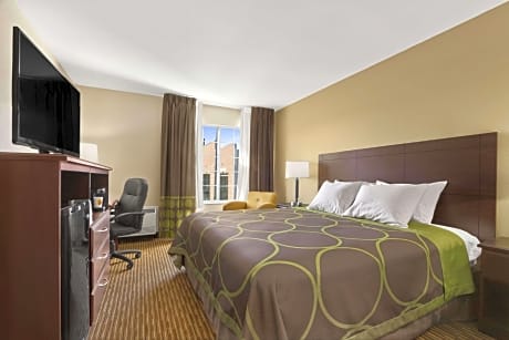 1 King Bed Non-Smoking