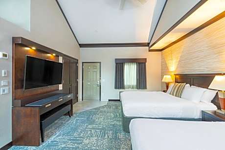 Deluxe Mountain View Two Queen Beds