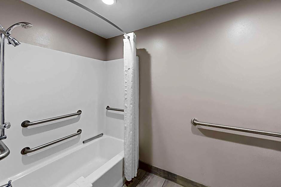 Howard Johnson by Wyndham Jackson