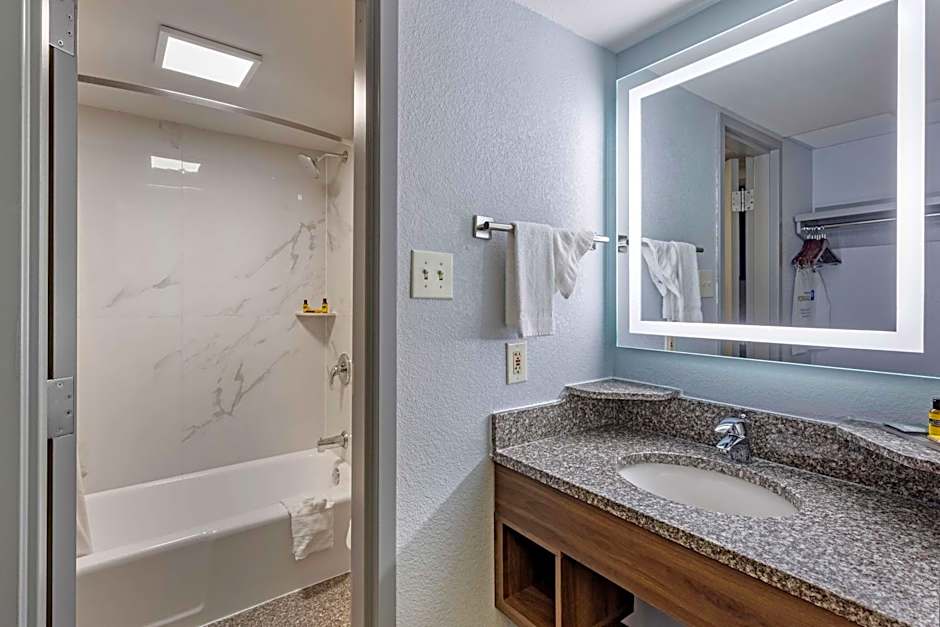 Best Western Plus St. Louis West-Westport