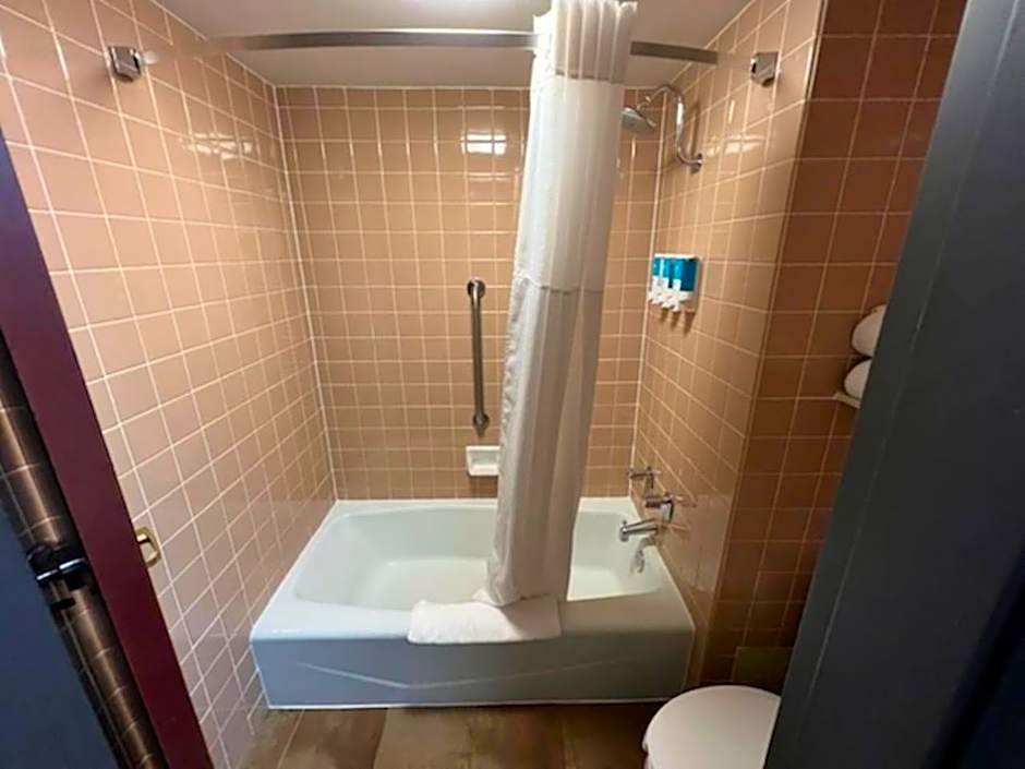 Hotel Lotus Kansas City Merriam