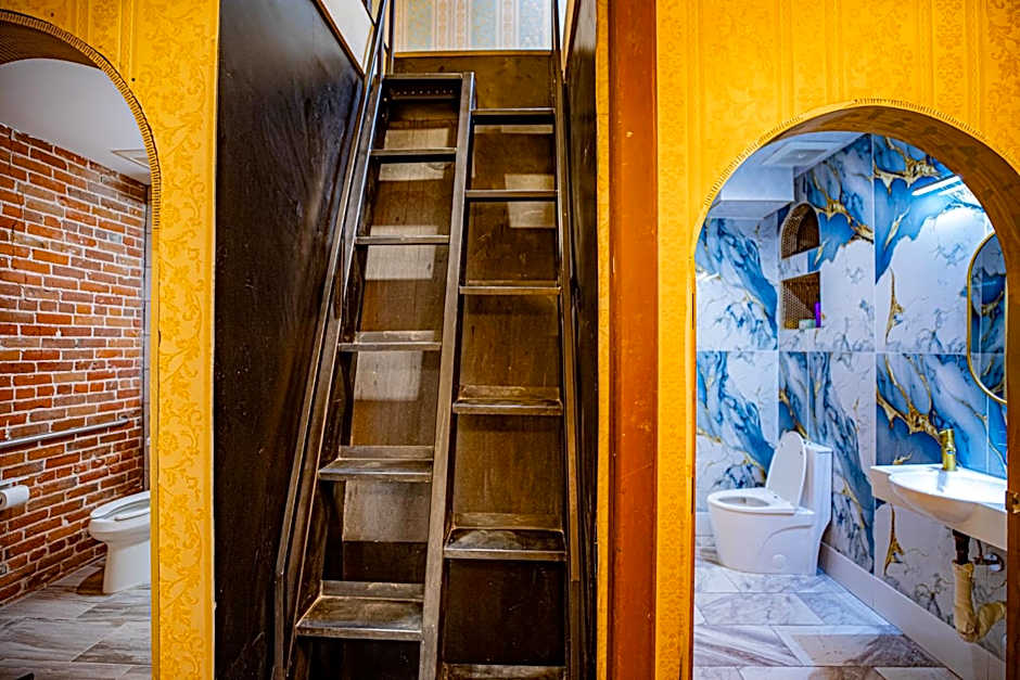 Social Stays - Santa Barbara's FIRST hostel on State Street