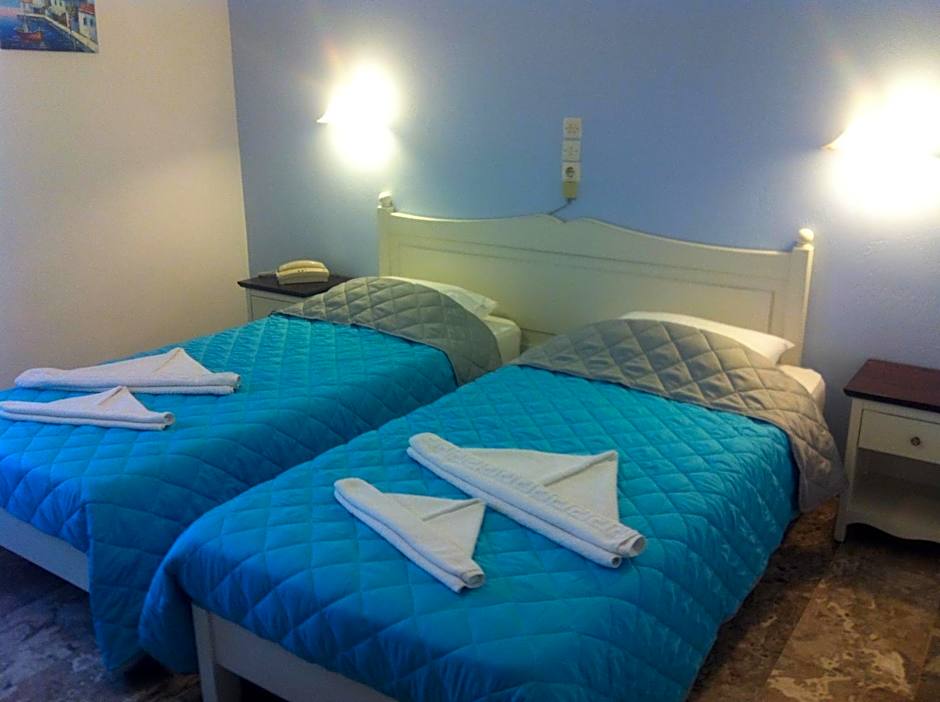 Zdjęcie 1 z 7 — 1 Double Bed or 2 Beds, Sea View