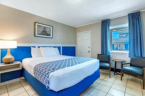 Dolphin Oceanfront Motel - Nags Head