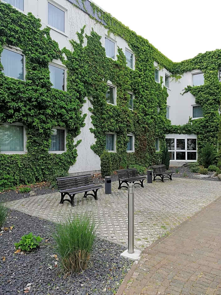 Arthotel Ambassador Wiesbaden - FREE PARKING