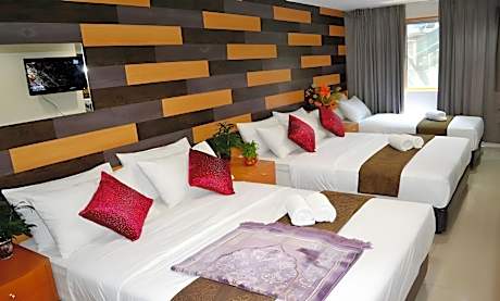 Deluxe Family Room for 5 People