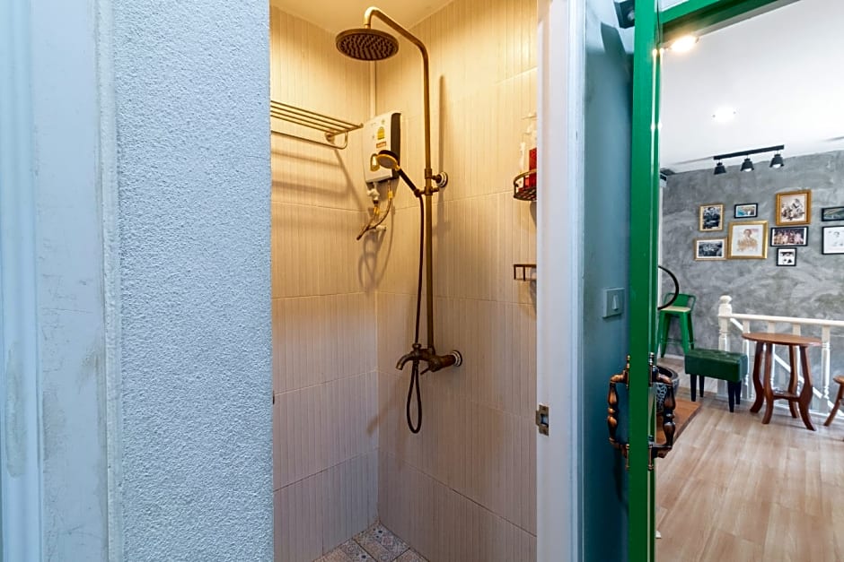 Ratana Boutique Hostel
