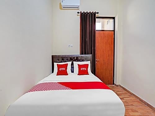 OYO 90286 Prenjak Syariah