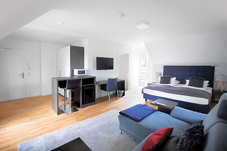 Boardinghouse by M&K