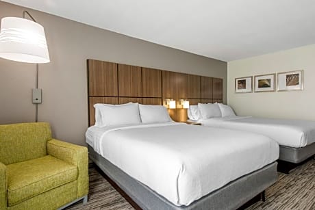 Standard Queen Room with Two Queen Beds - Communications Accessible