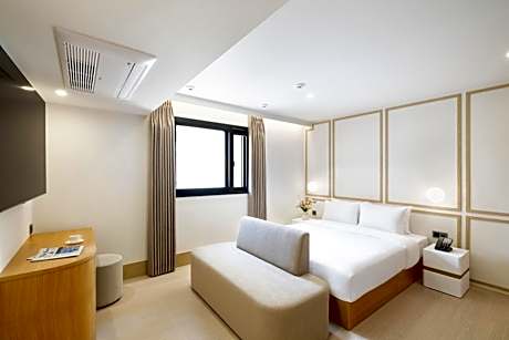 Deluxe Double Room with Bath