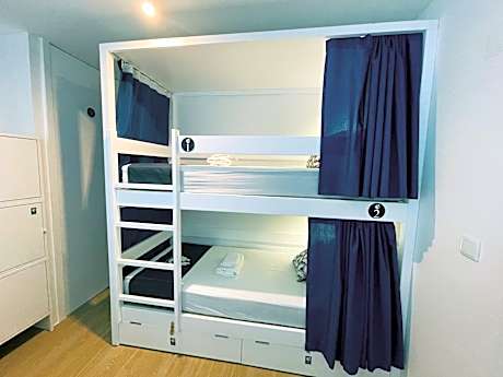 Bed in 6-Bed Mixed Dormitory Room