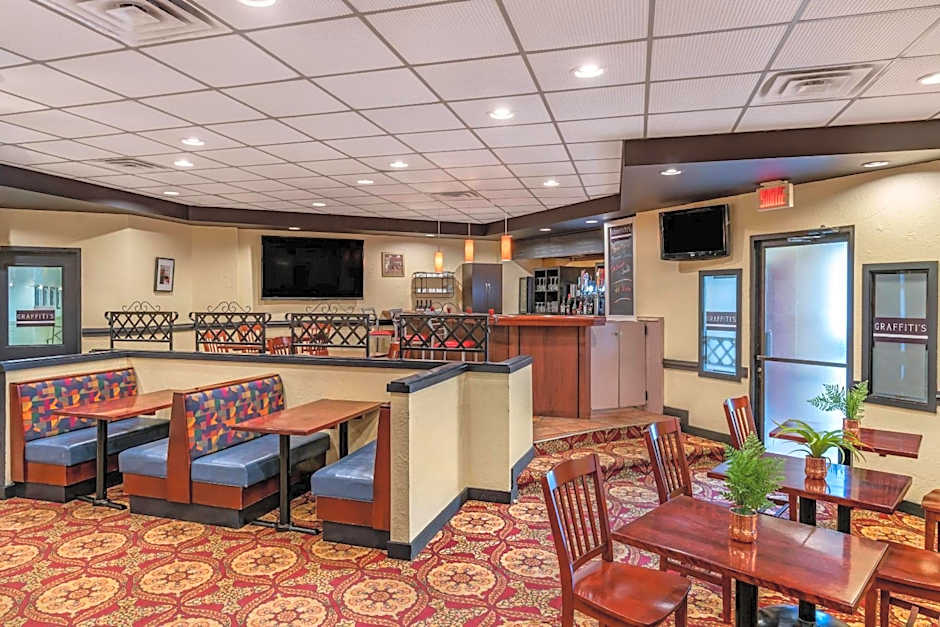 Quality Hotel Montreal East