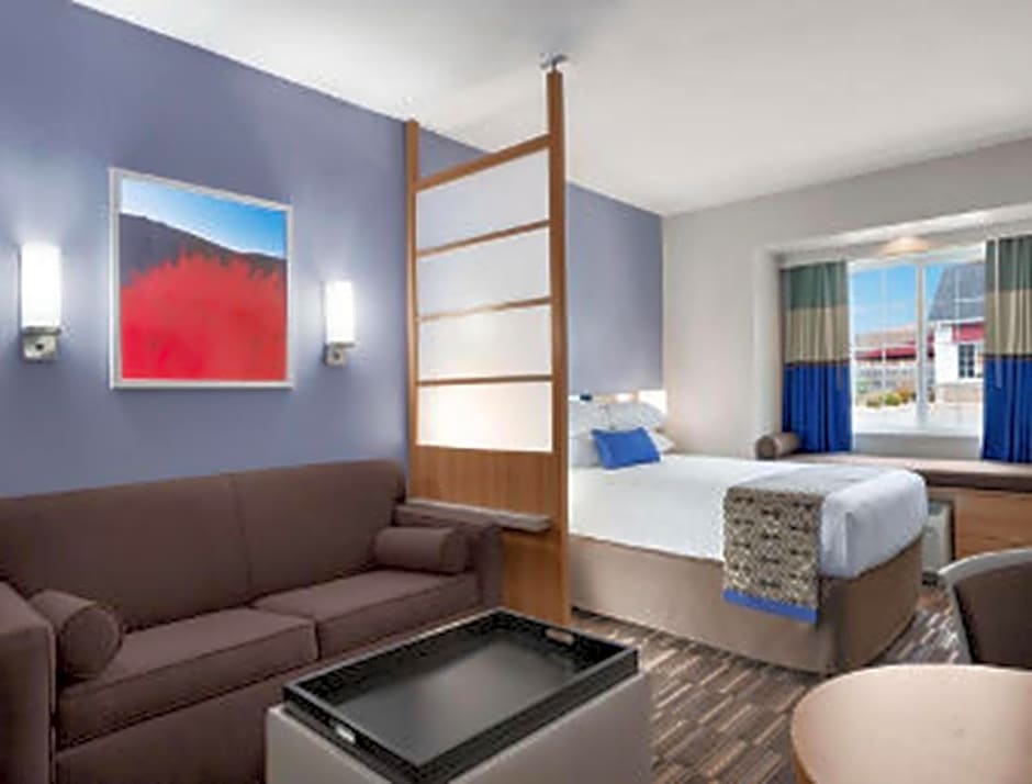Microtel Inn & Suites by Wyndham Altoona